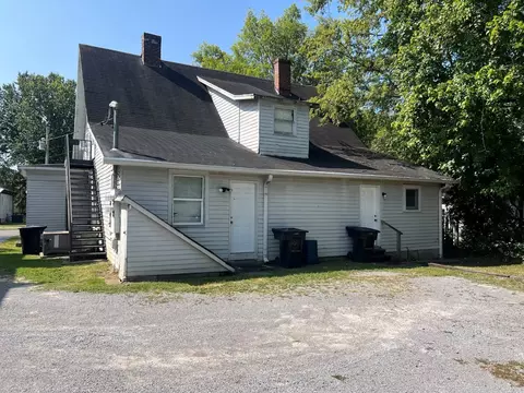 Exterior - 443 E College St, Murfreesboro, TN 37130 photo 3 of 8