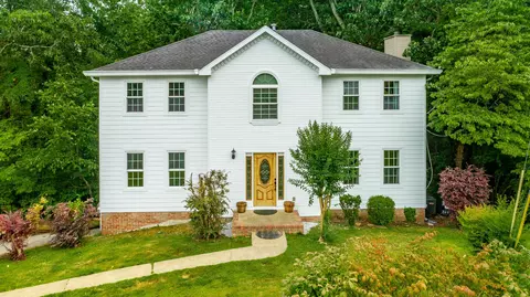 516 Woodcroft Dr, Hixson, TN 37343