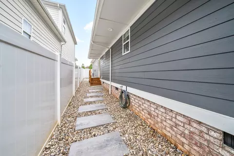Exterior - 665 Centre St, Pleasant View, TN 37146 photo 6 of 7