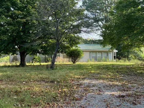 2449 S Hinton Rd, Southside, TN 37171