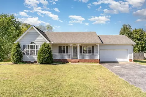 1806 Holts Ct, Murfreesboro, TN 37128