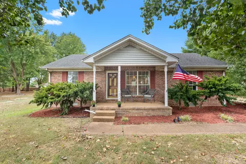 1277 S Russell St, Portland, TN 37148