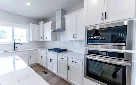 102 Cryer Dr, Gallatin, TN 37066