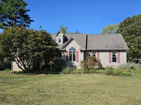 705 Mckown St, Cowan, TN 37318