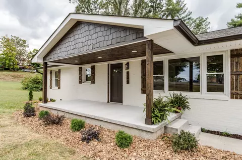 305 Sunset Dr, Mcminnville, TN 37110