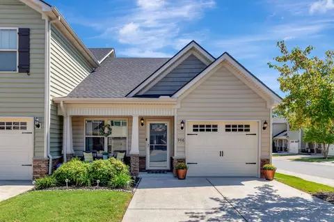 906 Dahlia Dr, Murfreesboro, TN 37128