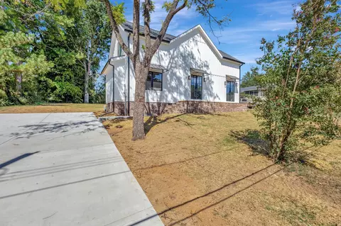 98 Caldwell Dr, Columbia, TN 38401