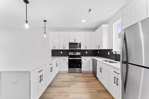 700 N Dupont Ave #402, Madison, TN 37115