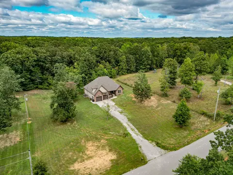 627 Presley Cir, Mount Pleasant, TN 38474