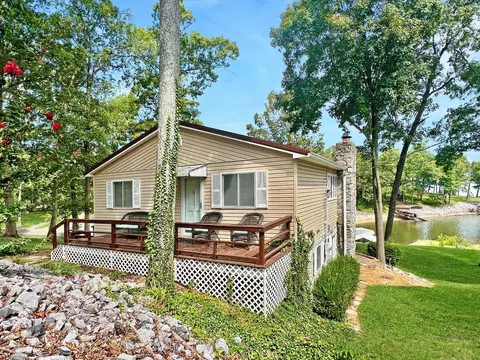 223 Castle Dr, Gilbertsville, KY 42044