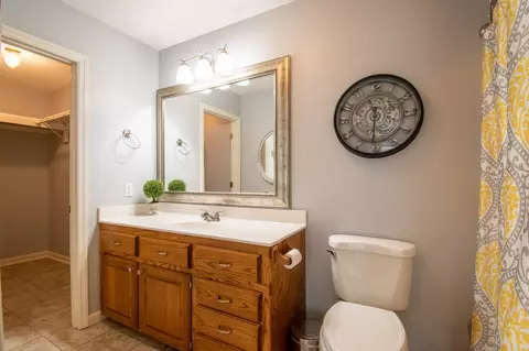 Bath - 120 Kimberly Dr, Loretto, TN 38469 photo 2 of 3