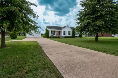 120 Kimberly Dr, Loretto, TN 38469