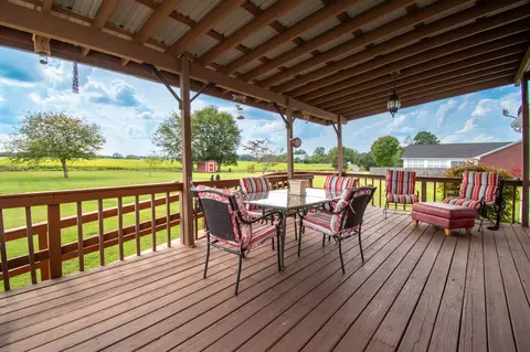 Exterior - 120 Kimberly Dr, Loretto, TN 38469 photo 3 of 5