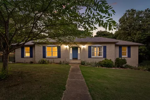 1719 Starboard Dr, Hixson, TN 37343