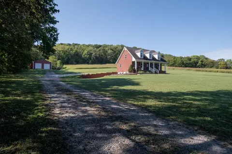 4425 Sowell Hollow Rd, Columbia, TN 38401