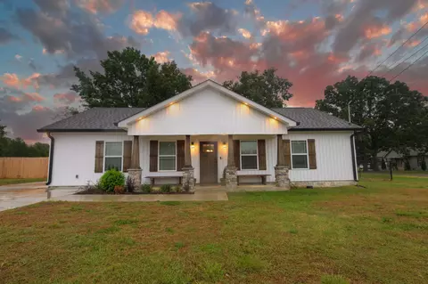 100 E Bomar Ct, Shelbyville, TN 37160