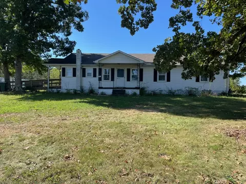 2199 Old Blacktop Rd, Mcewen, TN 37101