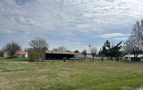 1 Flippin Dr, Lafayette, TN 37083