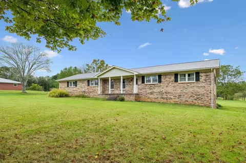 Exterior - 2488 Skyview Dr, Centerville, TN 37033 photo 3 of 19