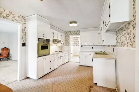 Kitchen - 2488 Skyview Dr, Centerville, TN 37033 photo 5 of 5