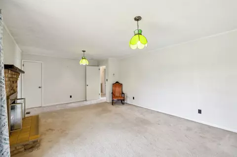 Living - 2488 Skyview Dr, Centerville, TN 37033 photo 4 of 7