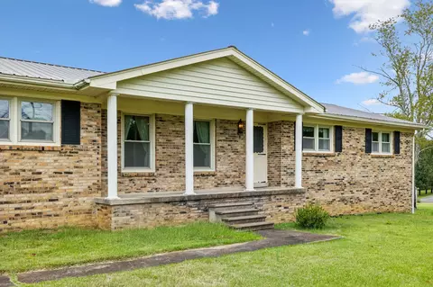 Exterior - 2488 Skyview Dr, Centerville, TN 37033 photo 5 of 19