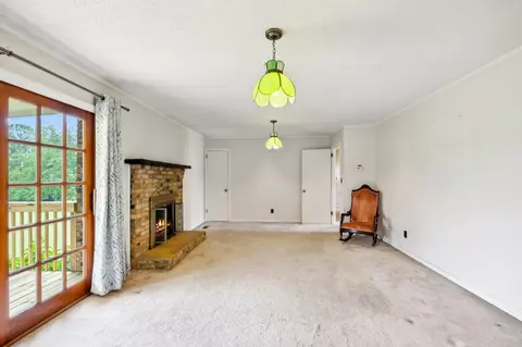 Living - 2488 Skyview Dr, Centerville, TN 37033 photo 3 of 7