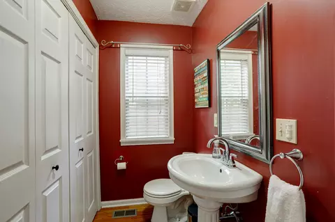 Bath - 201 Independence St, Springfield, TN 37172 photo 5 of 5
