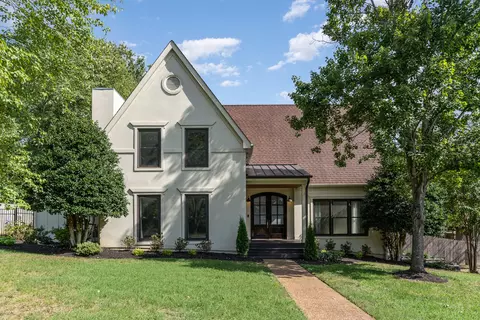 221 Pebble Glen Dr, Franklin, TN 37064