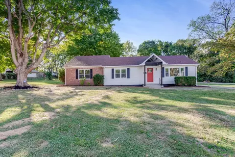 2701 Kenwood Dr, Hopkinsville, KY 42240
