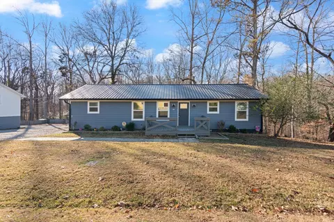 621 Riverside Dr, Manchester, TN 37355