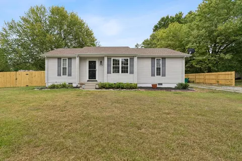 418 Barksdale Dr, White House, TN 37188