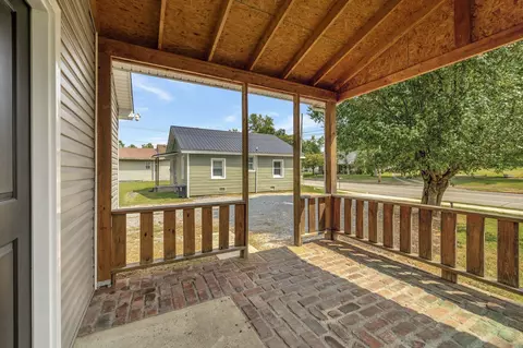 Exterior - 605 E Main St, Decherd, TN 37324 photo 6 of 11