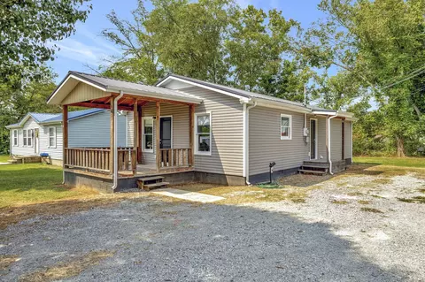 Exterior - 605 E Main St, Decherd, TN 37324 photo 4 of 11