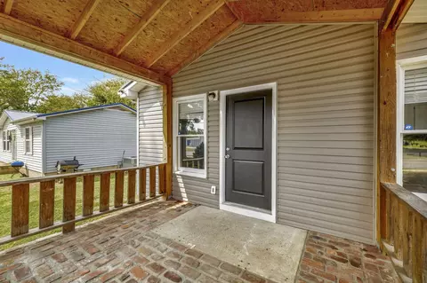 Exterior - 605 E Main St, Decherd, TN 37324 photo 5 of 11