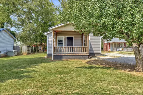 Exterior - 605 E Main St, Decherd, TN 37324 photo 2 of 11
