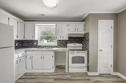 Kitchen - 605 E Main St, Decherd, TN 37324 photo 3 of 3