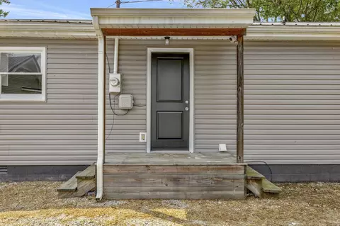 Exterior - 605 E Main St, Decherd, TN 37324 photo 8 of 11