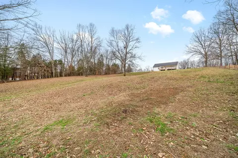 Exterior - 4619 Akin Rd, Cunningham, TN 37052 photo 8 of 10