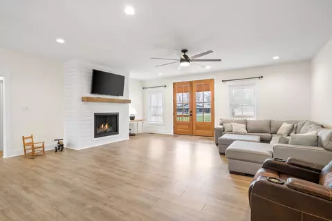 Living - 4619 Akin Rd, Cunningham, TN 37052 photo 1 of 3