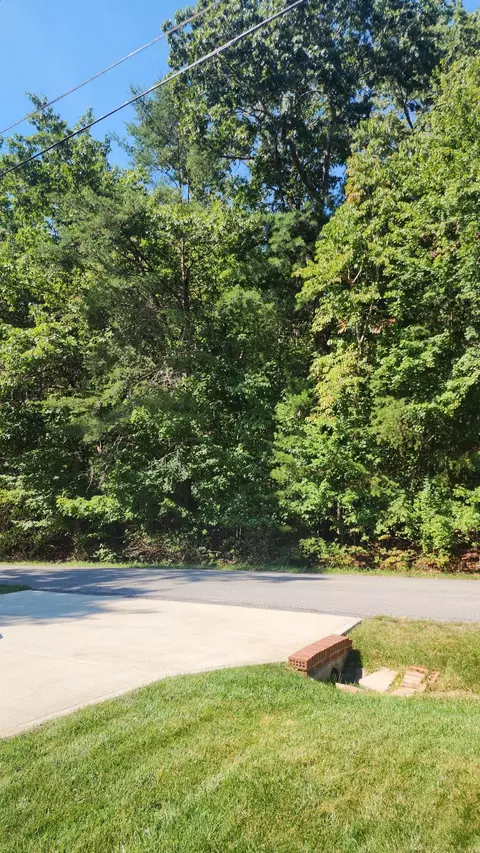 142 Highgate Dr, Crossville, TN 38558