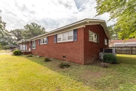 490 Main St E, Savannah, TN 38372