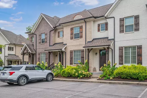 532 Harpeth Park Dr, Nashville, TN 37221