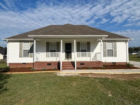 90 Saddleford Dr, Fayetteville, TN 37334