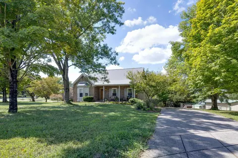 290 Ardmoor Dr, Clarksville, TN 37043