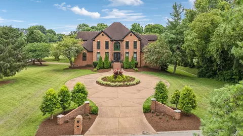 9201 Hunterboro Dr, Brentwood, TN 37027