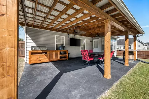 Exterior - 205 Oleander Ln, Murfreesboro, TN 37129 photo 6 of 11