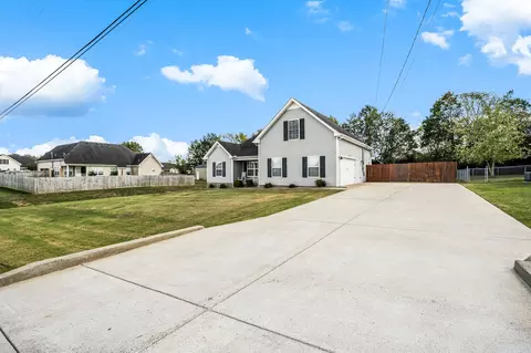Exterior - 205 Oleander Ln, Murfreesboro, TN 37129 photo 3 of 11