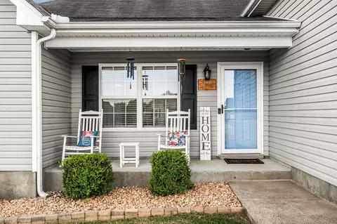 Exterior - 205 Oleander Ln, Murfreesboro, TN 37129 photo 4 of 11