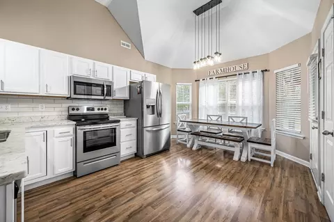 Kitchen - 205 Oleander Ln, Murfreesboro, TN 37129 photo 2 of 4